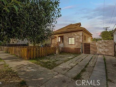 435 West 1st Street, 1 photo 2