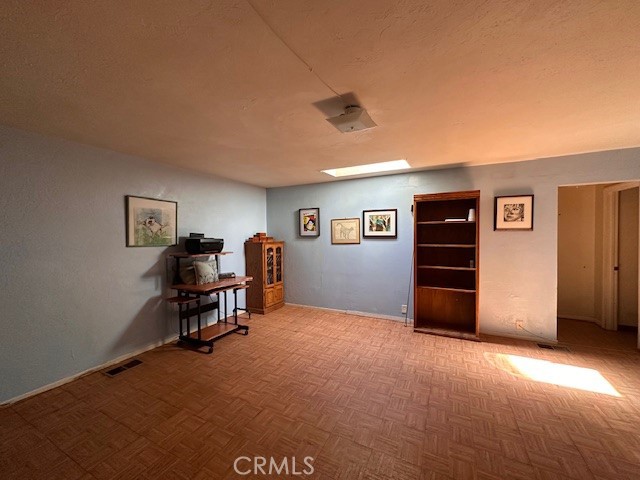 https://media.crmls.org/medias/759b1cd9-b526-427a-b471-3f293df39dc7.jpg?preset=X-Large