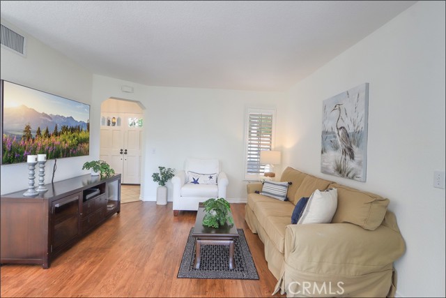 3 Blue Heron Lane, Aliso Viejo CA: https://media.crmls.org/medias/759be2a5-bccb-4d38-80aa-ad133bc5c382.jpg