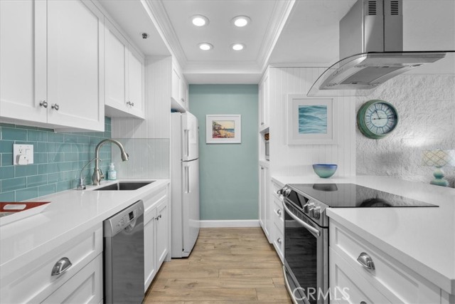 615 Esplanade, Redondo Beach CA: https://media.crmls.org/medias/759bf494-b592-4855-a584-88f3e4286bbb.jpg