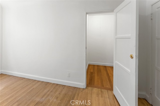 1119 S S Crescent Heights Boulevard, Los Angeles CA: https://media.crmls.org/medias/759c0694-43c8-4894-9a33-5d86581ffbdc.jpg