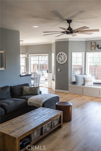 Detail Gallery Image 3 of 29 For 28724 Magnolia Way, Saugus,  CA 91390 - 3 Beds | 2/1 Baths