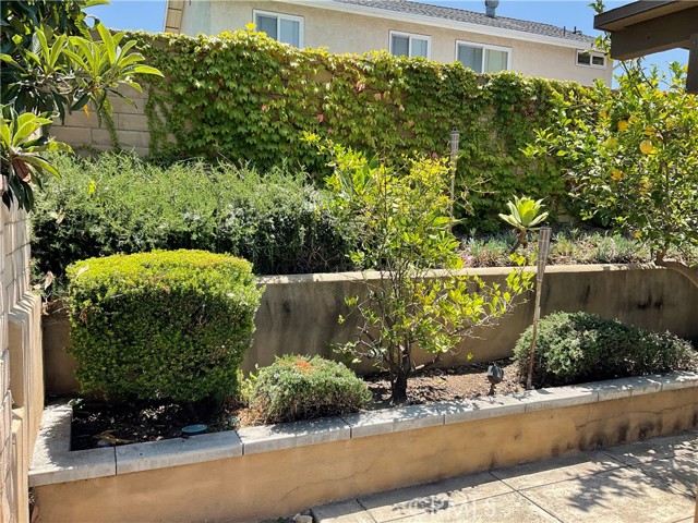 171 S Lincoln Street, Orange CA: https://media.crmls.org/medias/759dd859-4b9f-42b2-a642-71ecdb4bc617.jpg