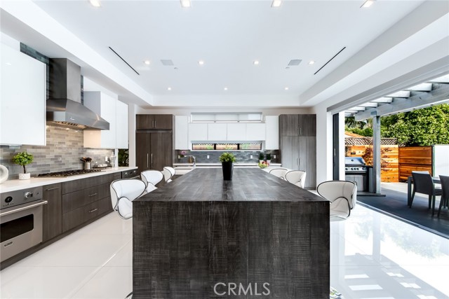 12732 Hortense Street, Studio City CA: https://media.crmls.org/medias/759e8497-7e39-48f5-82d0-be1a1fa31432.jpg