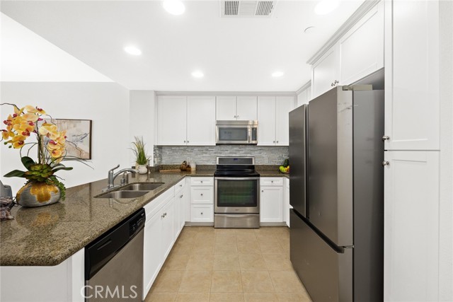 Detail Gallery Image 10 of 28 For 428 W Main St 2a,  Alhambra,  CA 91801 - 2 Beds | 2 Baths