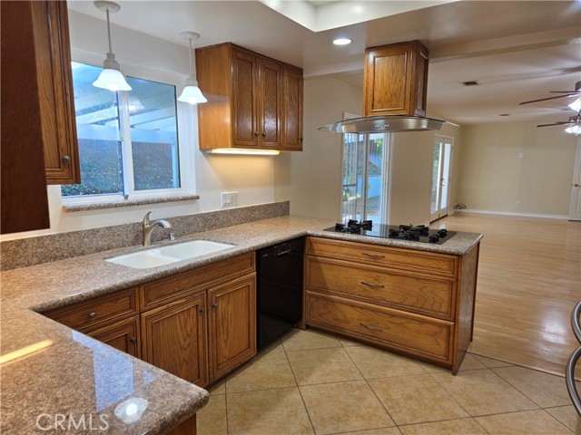 Detail Gallery Image 11 of 57 For 2066 Carlton Pl, Riverside,  CA 92507 - 4 Beds | 2/1 Baths