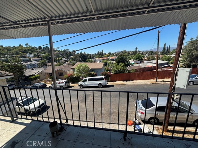 Detail Gallery Image 8 of 22 For 5020 Aldama, Los Angeles,  CA 90042 - 5 Beds | 2 Baths