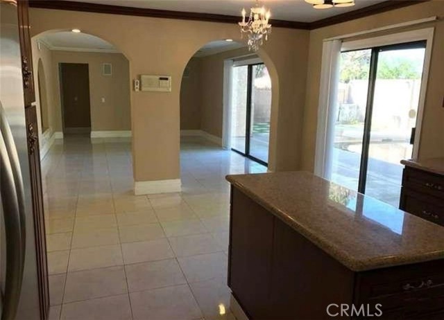 18113 Califa Street, Tarzana CA: https://media.crmls.org/medias/75a0c3e5-cac6-49a2-8f03-f1435baf76a3.jpg