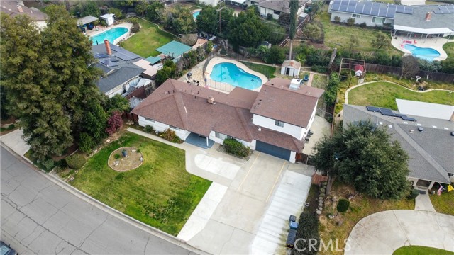 Detail Gallery Image 2 of 64 For 925 S Purdue Ave, Fresno,  CA 93727 - 5 Beds | 4 Baths