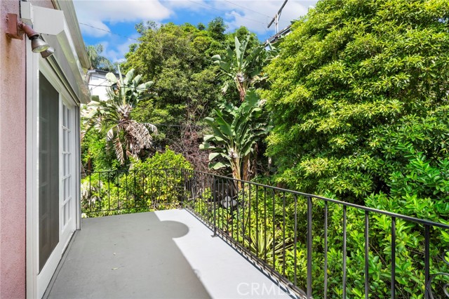 Detail Gallery Image 26 of 45 For 3250 Velma Dr, Los Angeles,  CA 90068 - 3 Beds | 2 Baths