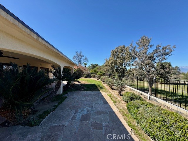 1415 Via Vallarta, Riverside CA: https://media.crmls.org/medias/75a249d1-f552-4858-adaa-e102a02abc66.jpg