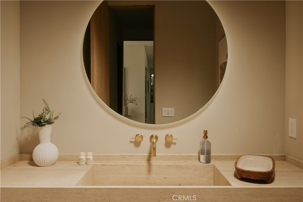 https://media.crmls.org/medias/75a28c33-c4d9-43e4-bf54-ad14ee9ebc07.jpg?preset=X-Large