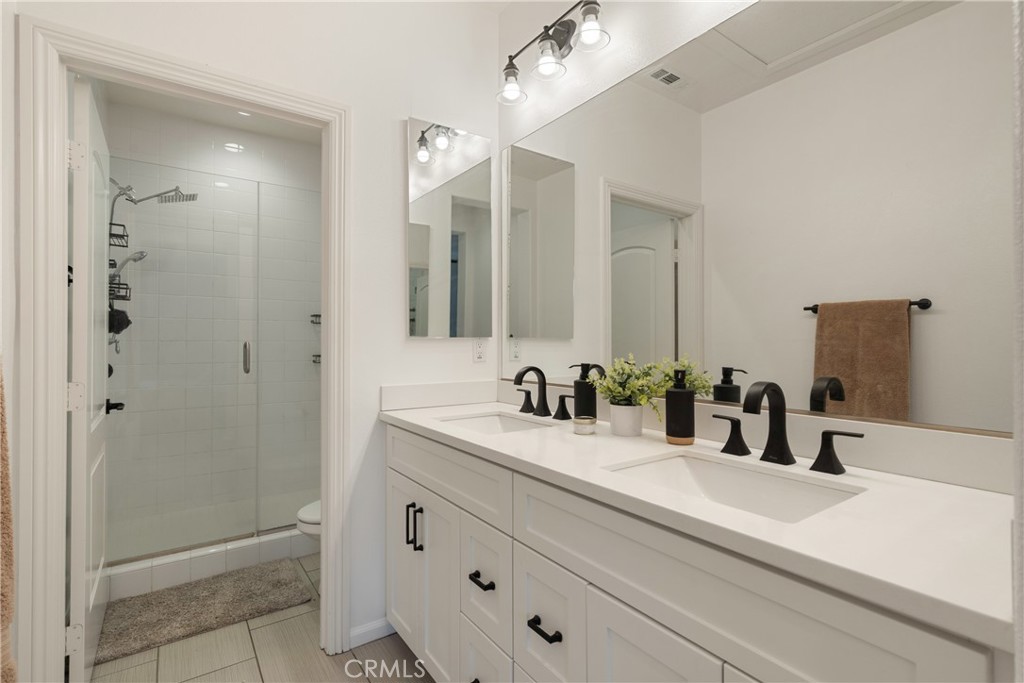 MLS #OC25230097 image #18