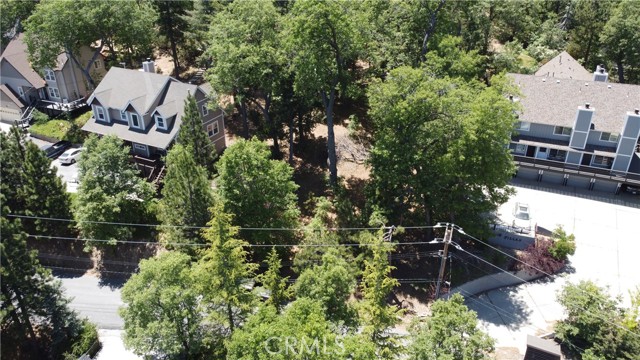 Detail Gallery Image 2 of 14 For 966 Lucerne Ln, Lake Arrowhead,  CA 92352 - – Beds | – Baths