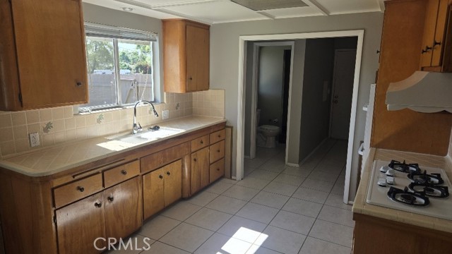 Detail Gallery Image 4 of 16 For 587 Greenfield Ct, Upland,  CA 91786 - 2 Beds | 2 Baths
