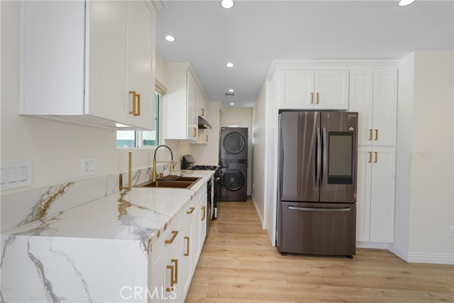 Detail Gallery Image 16 of 41 For 12317 Roscoe, Sun Valley,  CA 91352 - 3 Beds | 2 Baths