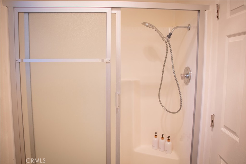 https://media.crmls.org/medias/75a4e784-7ee4-405e-8181-49d24c85a1c3.jpg?preset=X-Large
