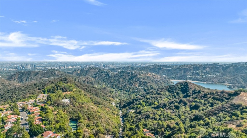https://media.crmls.org/medias/75a4fcb5-26ba-4372-9177-4b27b6956826.jpg?preset=X-Large