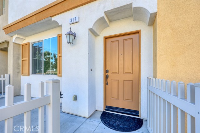 Detail Gallery Image 4 of 42 For 317 N Fenimore Ave, Azusa,  CA 91702 - 3 Beds | 2/1 Baths