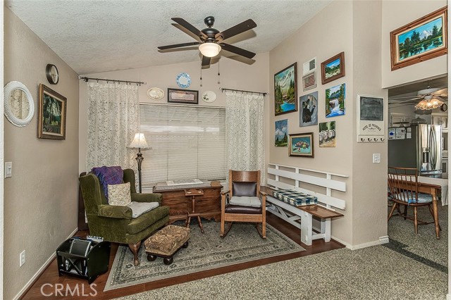 2468 Laverne, Clovis CA: https://media.crmls.org/medias/75a66ad0-bf9d-4249-934c-4232336dc728.jpg