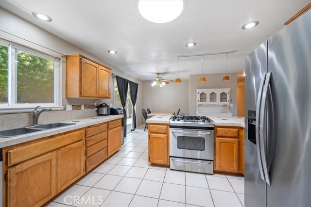 Detail Gallery Image 9 of 22 For 130 E Vintage St, Nipomo,  CA 93444 - 3 Beds | 2 Baths