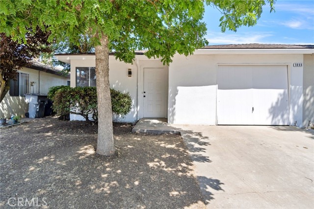 Detail Gallery Image 1 of 26 For 5066 W Ashcroft Ave, Fresno,  CA 93722 - 3 Beds | 2 Baths