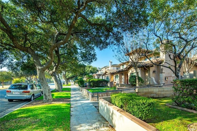 Detail Gallery Image 1 of 22 For 2463 Oswego St #109,  Pasadena,  CA 91107 - 3 Beds | 3/1 Baths