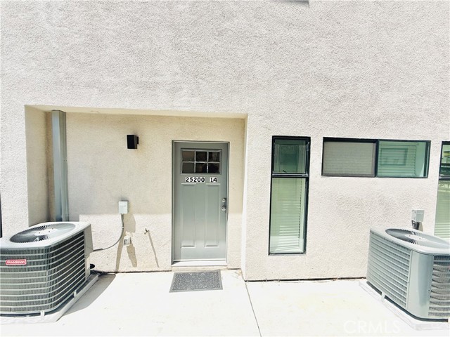 25200 Frampton Avenue, Harbor City CA: https://media.crmls.org/medias/75a8ba42-2019-4318-afcf-81b86b487237.jpg