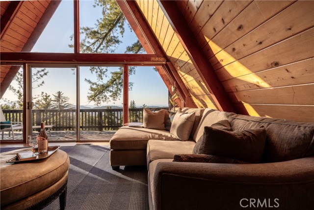 24032 Skyland Drive, Crestline CA: https://media.crmls.org/medias/75a8f391-9f59-4d5b-a993-012740b9e2f8.jpg