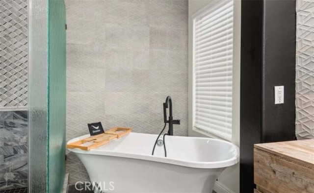 Detail Gallery Image 17 of 29 For 160 Friesian, Norco,  CA 92860 - 5 Beds | 3/1 Baths