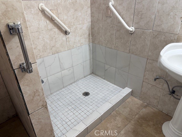 https://media.crmls.org/medias/75ab5c73-d892-4e95-bdd9-0ef963d1c250.jpg?preset=X-Large