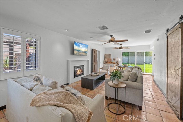 642 S Mountain View Drive, Palm Springs CA: https://media.crmls.org/medias/75abc82c-1da0-449c-8ba5-6cb5260439d7.jpg