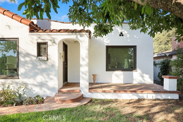 Detail Gallery Image 2 of 30 For 3915 Mountain View Ave, Pasadena,  CA 91107 - 4 Beds | 2 Baths