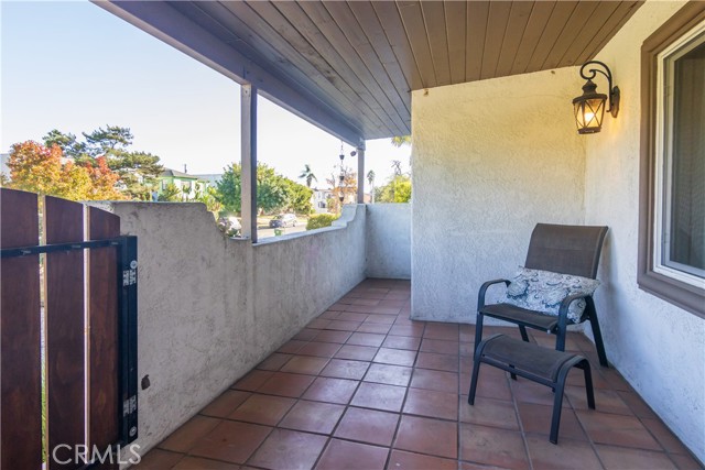 Detail Gallery Image 5 of 31 For 1209 S Longwood Ave, Los Angeles,  CA 90019 - 3 Beds | 2 Baths