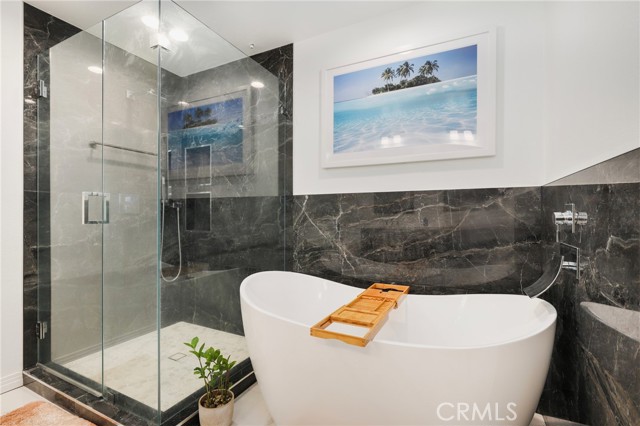 4050 Glencoe Avenue, Marina del Rey CA: https://media.crmls.org/medias/75acc096-38bb-4626-be96-227bfc1cf17e.jpg