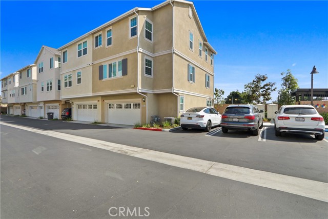 Detail Gallery Image 2 of 25 For 1096 N Anaheim Blvd., Anaheim,  CA 92801 - 4 Beds | 3/1 Baths