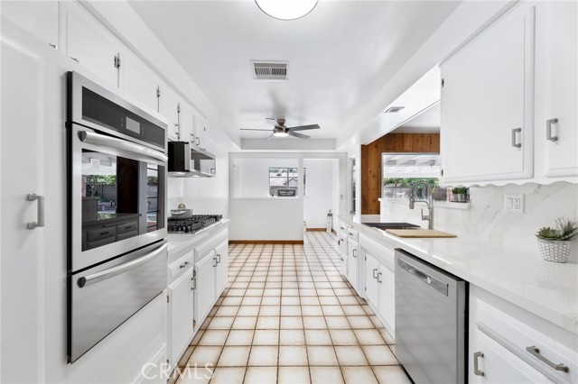 Detail Gallery Image 13 of 44 For 15030 Astoria St, Sylmar,  CA 91342 - 3 Beds | 2 Baths