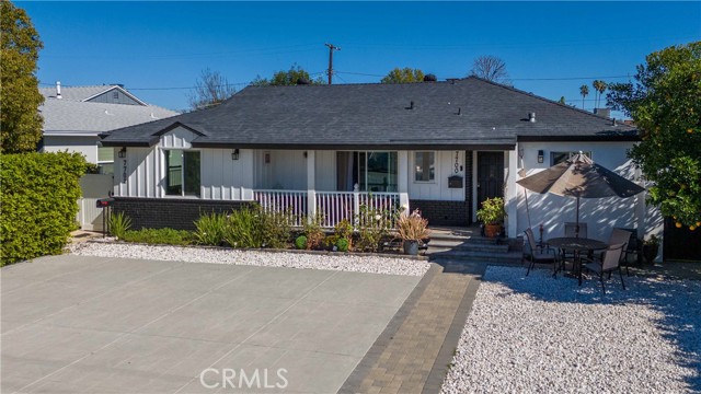 Detail Gallery Image 2 of 61 For 7700 Winnetka, Winnetka,  CA 91306 - 5 Beds | 3 Baths