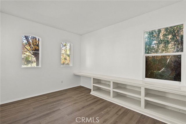 Detail Gallery Image 10 of 43 For 19914 via Joyce Dr, Saugus,  CA 91350 - 3 Beds | 2 Baths