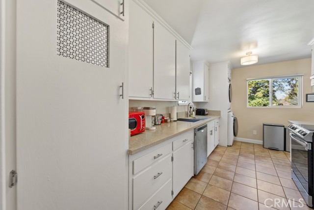213 East 45th Street, Long Beach CA: https://media.crmls.org/medias/75ada184-8860-49d8-9598-4041855fea6c.jpg