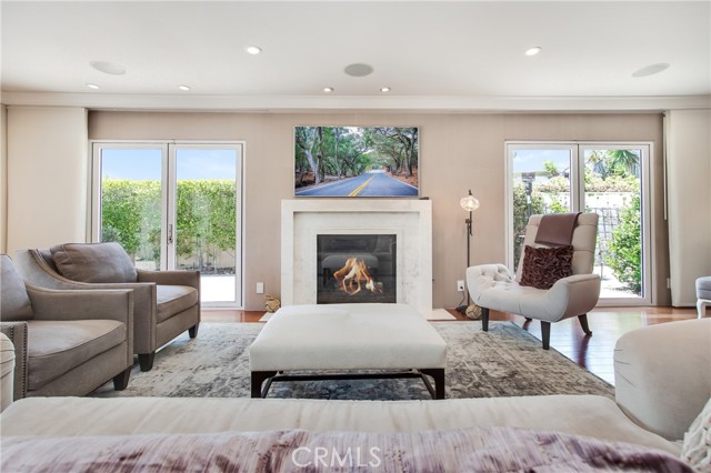Detail Gallery Image 4 of 27 For 2897 Chateau Way, Laguna Beach,  CA 92651 - 3 Beds | 2 Baths