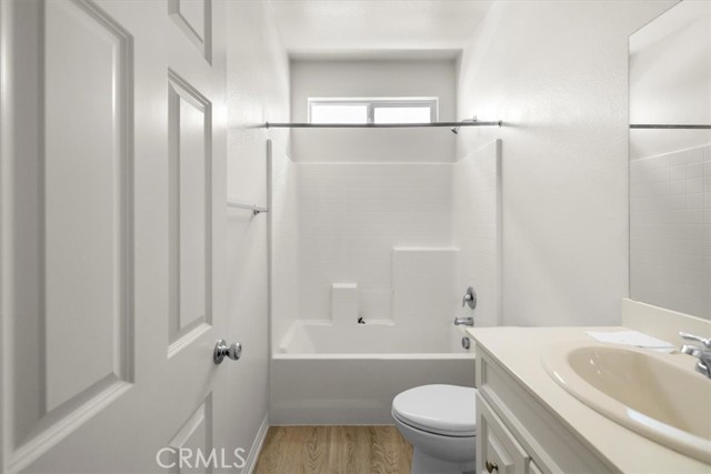 5585 Bella Way, Fontana CA: https://media.crmls.org/medias/75ae0ffe-ddbc-46e5-b9af-68b7f1290b51.jpg