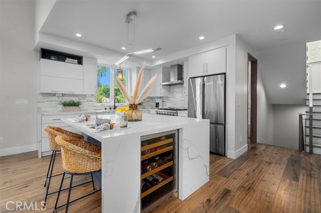 Detail Gallery Image 4 of 36 For 2713 Carnegie Ln #B,  Redondo Beach,  CA 90278 - 5 Beds | 4 Baths
