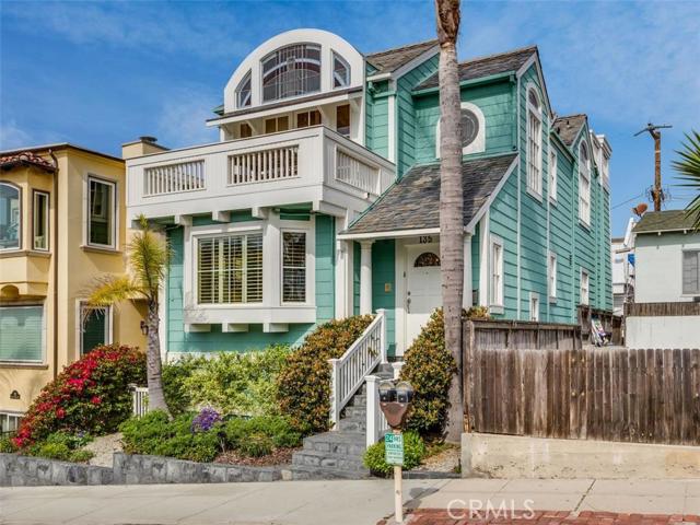 135 33rd Street, Hermosa Beach, California 90254, 4 Bedrooms Bedrooms, ,4 BathroomsBathrooms,Residential,Sold,33rd,SB16050322