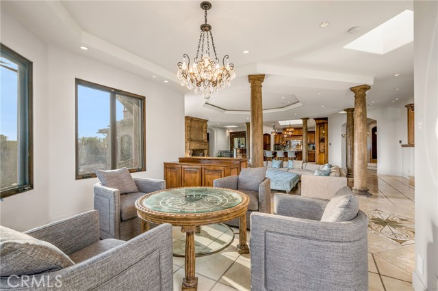 215 S Poinsettia Avenue, Manhattan Beach CA: https://media.crmls.org/medias/75b0dea9-9a66-4577-a61c-8160c7dce1c6.jpg
