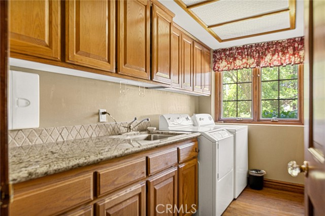 Detail Gallery Image 16 of 67 For 28476 North Shore Rd, Lake Arrowhead,  CA 92352 - 4 Beds | 4/2 Baths