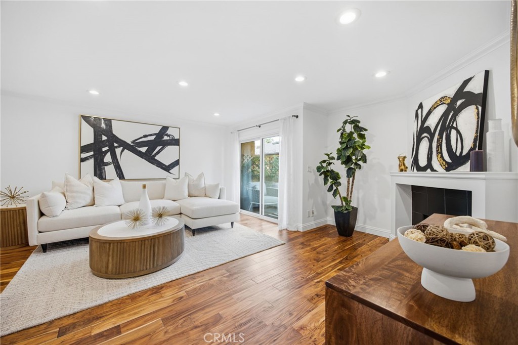 355 S Madison Avenue #224