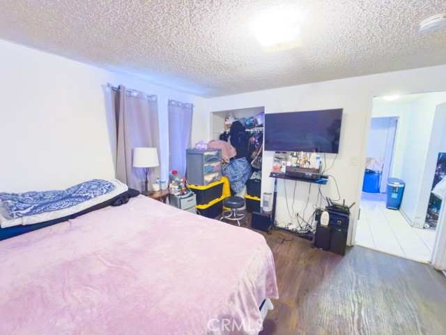 Detail Gallery Image 8 of 38 For 245 W 73rd, Los Angeles,  CA 90003 - 6 Beds | 4 Baths