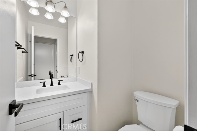 Detail Gallery Image 8 of 42 For 26921 Terri Dr, Canyon Country,  CA 91351 - 3 Beds | 2/1 Baths