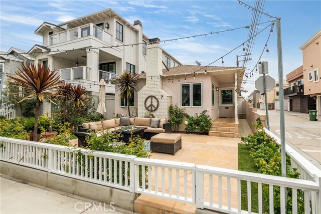 316 7th Street, Manhattan Beach, California 90266, 3 Bedrooms Bedrooms, ,2 BathroomsBathrooms,Residential,Sold,7th,SB22117653